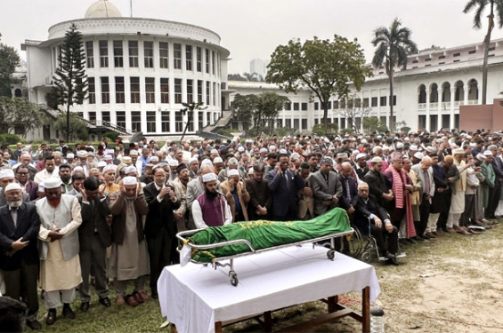 শ্রদ্ধা ও ভালবাসায় প্রিয় প্রাঙ্গণ সুপ্রিম কোর্ট থেকে এ এফ হাসান আরিফকে শেষ বিদায়