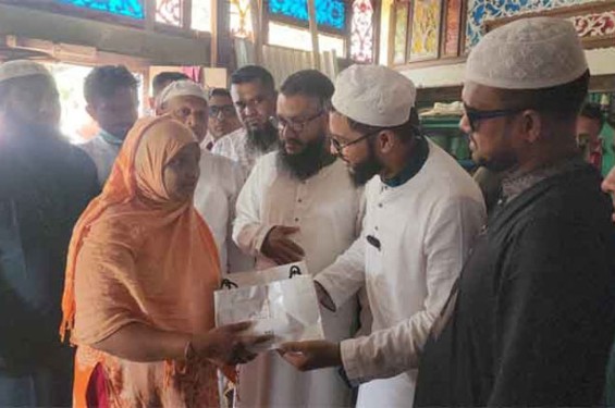মুরাদনগরের ৭ শহীদ পরিবারের মাঝে রমজানের উপহার পাঠালেন সাবেক মন্ত্রী কায়কোবাদ