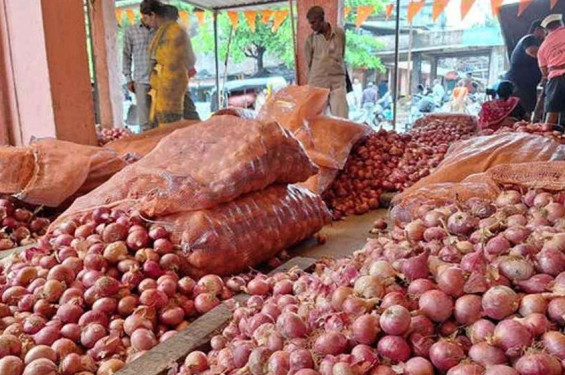 আমদানির খবরে কমলো পেঁয়াজের দাম