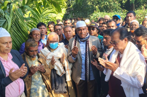 সচিবালয়ে নিহত ফায়ার ফাইটার নয়নের পরিবারের পাশে তারেক রহমান