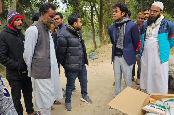 রাণীনগরে প্রণোদনার ১৬০ কেজি বীজ জব্দ ও জরিমানা