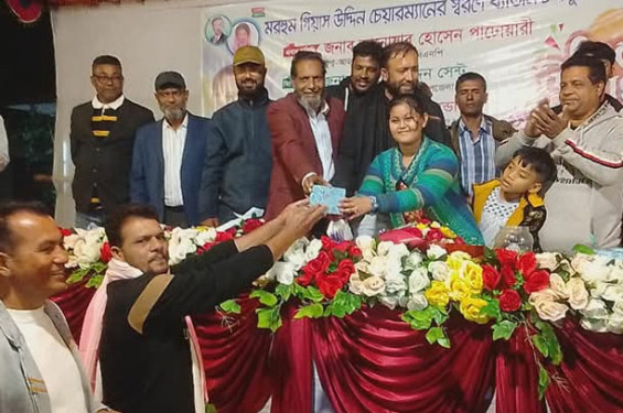 সোনাগাজীতে গিয়াস উদ্দিন চেয়ারম্যান স্মরণে ব্যাডমিন্টন টুর্নামেন্ট উদ্বোধন