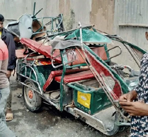 ফরিদপুর ট্রাক-অটোবাইকের সংঘর্ষে ২ জন নিহত