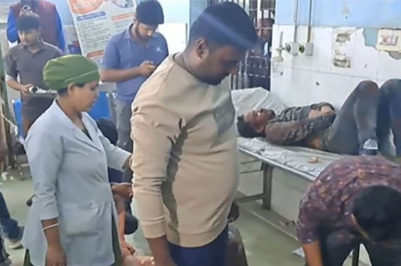 ডাকাতের গুলিতে আহত ৮, গণপিটুনিতে ২ ডাকাত নিহত