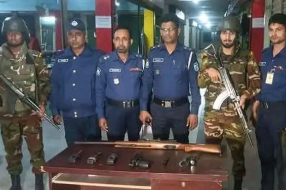 ফরিদপুরে  যৌথবাহিনীর অভিযানে অস্ত্র ও মাদক উদ্ধার, আটক ২