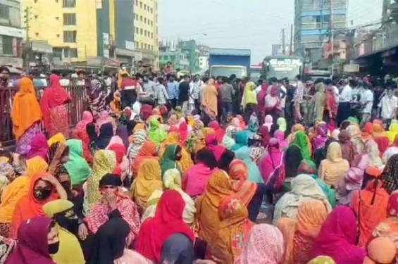 ৪ ঘণ্টা পর ঢাকা-ময়মনসিংহ মহাসড়ক ছাড়লেন শ্রমিকরা