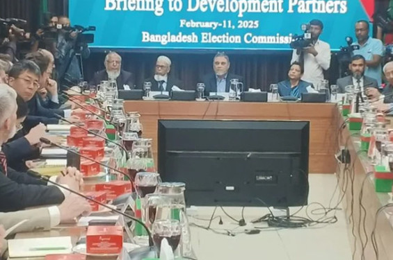 সংসদ নির্বাচনের প্রস্তুতি নিয়ে ইউএনডিপিসহ ১৮ টি দেশের রাষ্ট্রদূতের সঙ্গে বৈঠকে ইসি