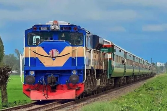 রাজশাহী থেকে সারাদেশে রেল চলাচল বন্ধ