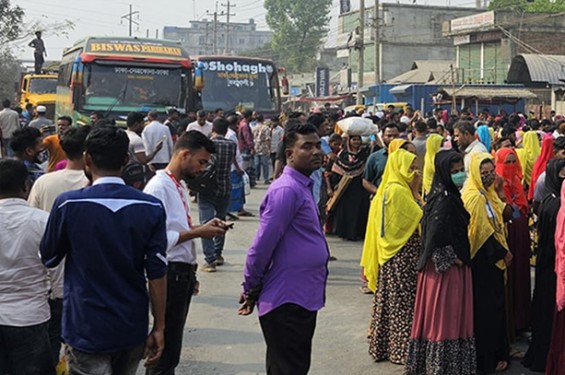 সড়ক দুর্ঘটনায় শ্রমিক নিহত, ঢাকা-ময়মনসিংহ মহাসড়ক অবরোধ