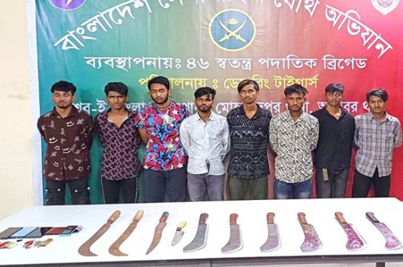 সেনাবাহিনীর অভিযানে গ্রেপ্তার ৩৮৩ ছিনতাইকারী-চাঁদাবাজ