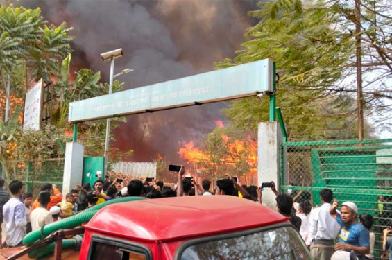 কক্সবাজারে উখিয়া রোহিঙ্গা ক্যাম্পে আগুন, নিহত ২