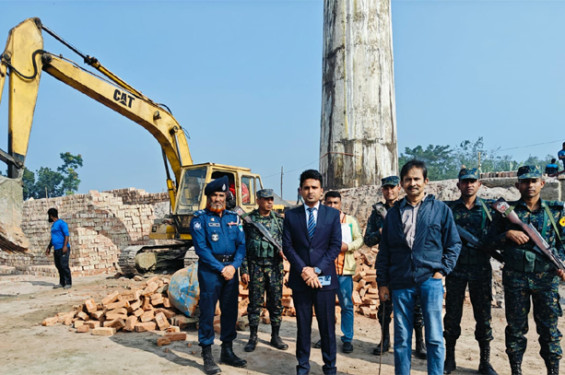 সাতক্ষীরায় তিনটি ইটভাটায় ভ্রাম্যমান আদালতের অভিযানে জরিমানা