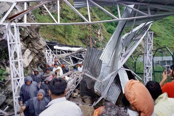 জম্মু-কাশ্মিরে টানা ভারী বর্ষণ, ভূমিধসে নিহত বেড়ে ৩১