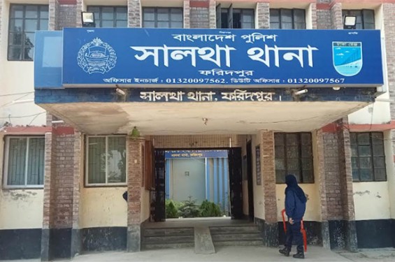 ফরিদপুরে গাছ থেকে পড়ে শ্রমিক নিহত