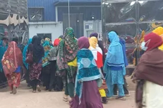 সাভারের আশুলিয়ায় ১৩ পোশাক কারখানায় সাধারণ ছুটি ঘোষণা