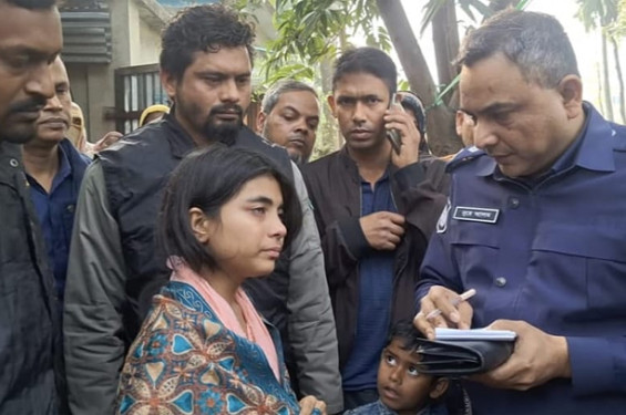 ঢাকা থেকে নিখোঁজ হওয়া কিশোরী সুবা নওগাঁয় উদ্ধার