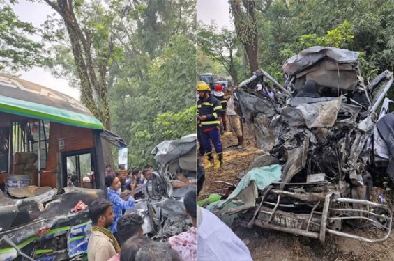 চট্টগ্রামের লোহাগাড়ায় বাস-মাইক্রোবাস সংঘর্ষ, নিহত বেড়ে ১০