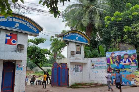 চলচ্চিত্রের ৩০ হাজার শিল্পী-কলাকুশলী বেকার
