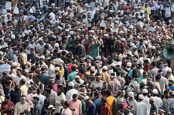 সপ্তম দিনে শিক্ষকদের কালো পতাকা মিছিল