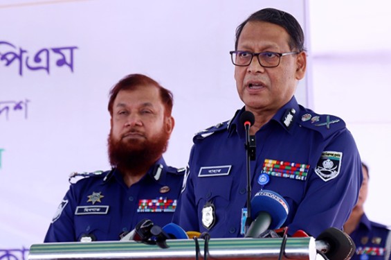 দাবি আদায়ের নামে সড়ক অবরোধ করলে কঠোর ব্যবস্থা: আইজিপি