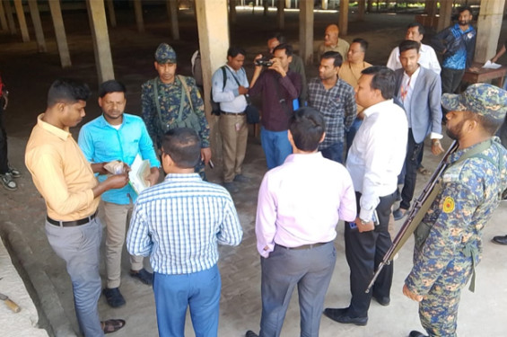 নাটোরে মেয়াদোত্তীর্ণ খেজুর সংরক্ষণ করায় এক লক্ষ টাকা জরিমানা