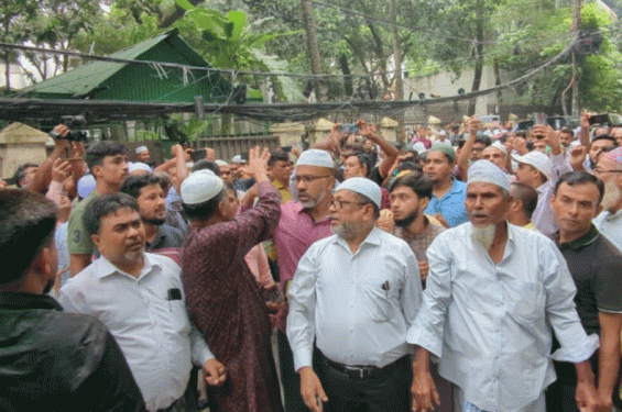 মিরপুর বুদ্ধিজীবি কবরস্থানে মতিয়া চৌধুরীকে দাফন