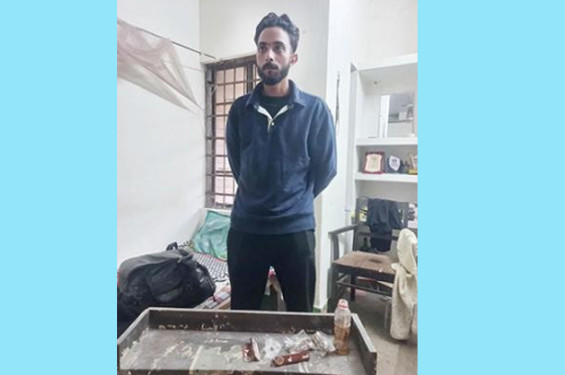 জাবির হলে মাদকসহ ইবি শিক্ষার্থী আটক