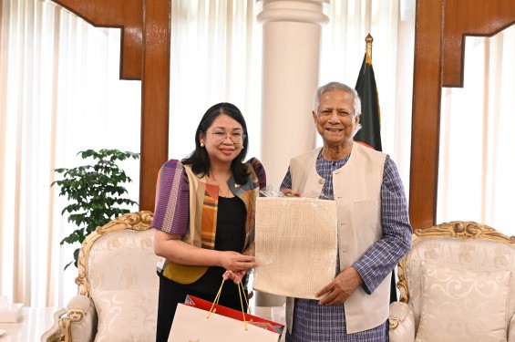 Philippine Ambassador Nina P. Cainglet calls on Chief Adviser