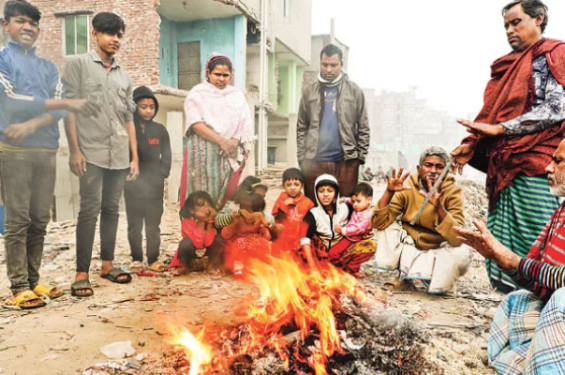 তীব্র শীতে দুর্ভোগে নিম্নআয়ের মানুষ
