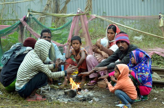 পৌষের শীতেই কাঁপছে দেশ