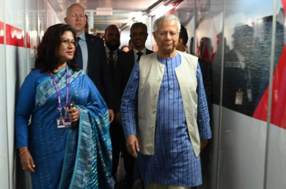 লন্ডন পৌঁছেছেন প্রধান উপদেষ্টা