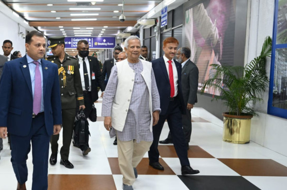 দেশে ফিরেছেন প্রধান উপদেষ্টা